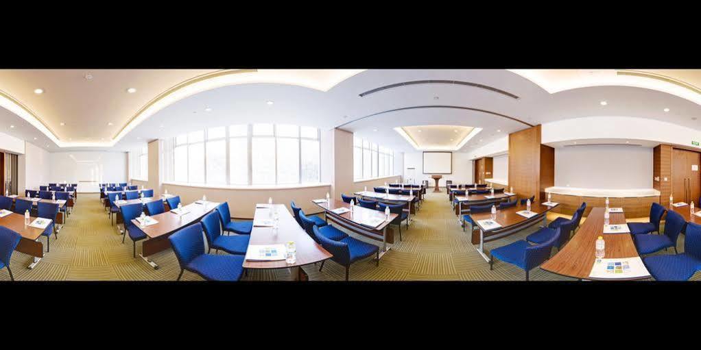 Holiday Inn Express Shanghai Jinsha By Ihg Экстерьер фото